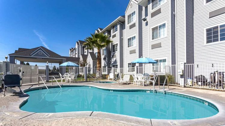 Microtel Inn & Suites Modesto Ceres Pool