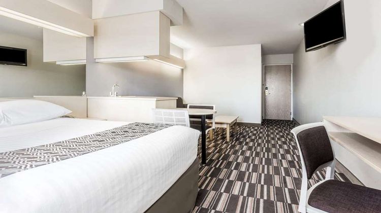 Microtel Inn & Suites Modesto Ceres Suite