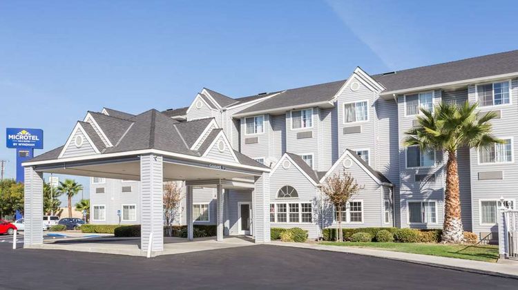 Microtel Inn & Suites Modesto Ceres Exterior