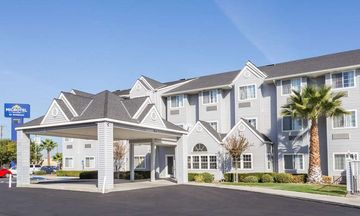 Microtel Inn & Suites Modesto Ceres