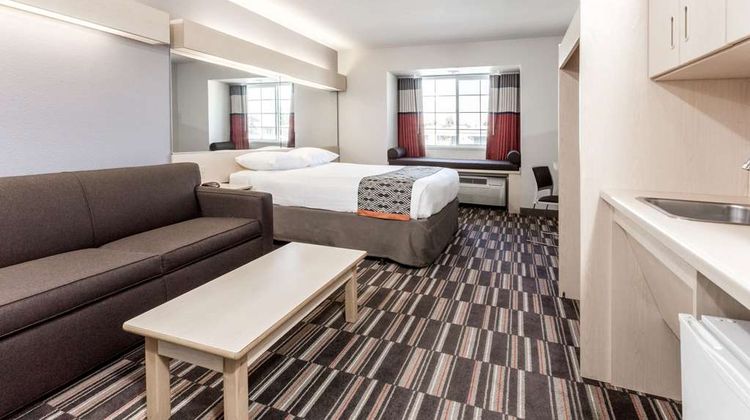 Microtel Inn & Suites Modesto Ceres Suite