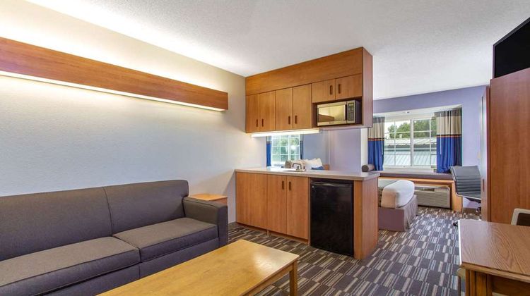 Microtel Inn & Suites Lillington Suite