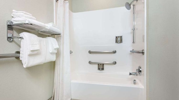 Microtel Inn & Suites Lillington Room