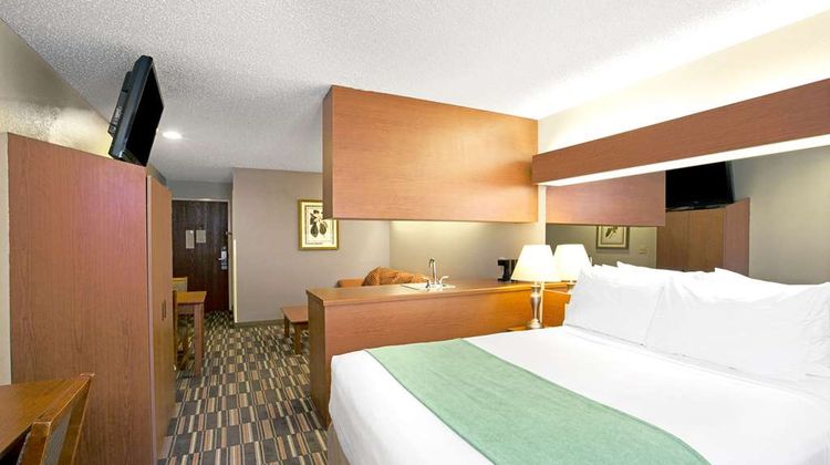 Microtel Inn & Suites Cherokee Room