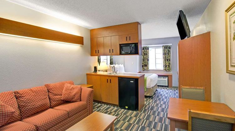 Microtel Inn & Suites Cherokee Suite