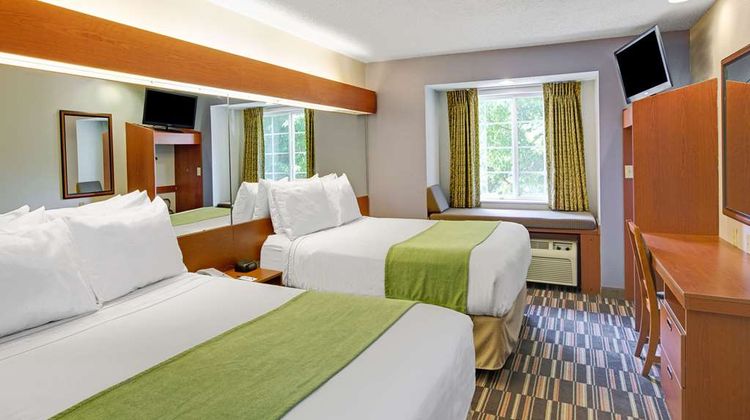 Microtel Inn & Suites Cherokee Room
