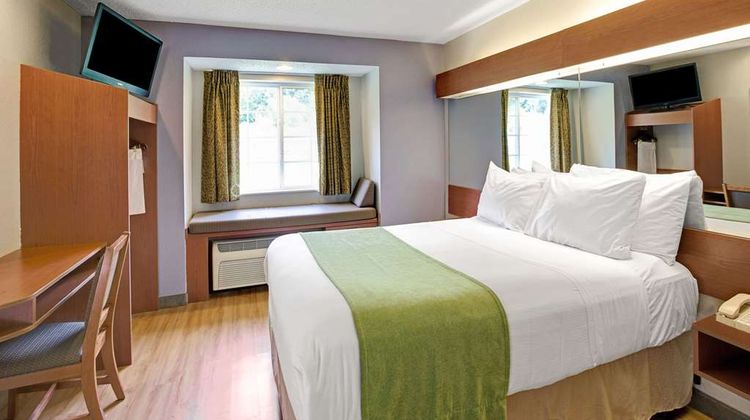 Microtel Inn & Suites Cherokee Room