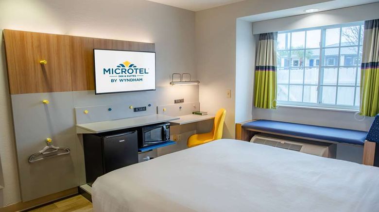 <b>Microtel Inn & Suites Kingsland Room</b>. Images powered by <a href="https://iceportal.shijigroup.com/" title="IcePortal" target="_blank">IcePortal</a>.