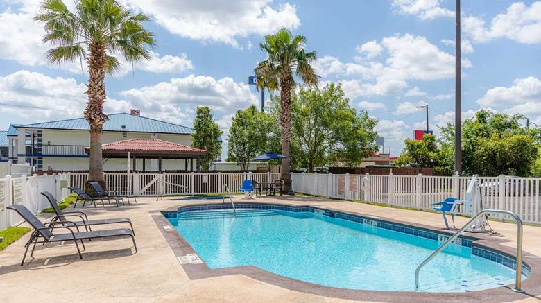 <b>Microtel Inn & Suites Kingsland Pool</b>. Images powered by <a href="https://iceportal.shijigroup.com/" title="IcePortal" target="_blank">IcePortal</a>.
