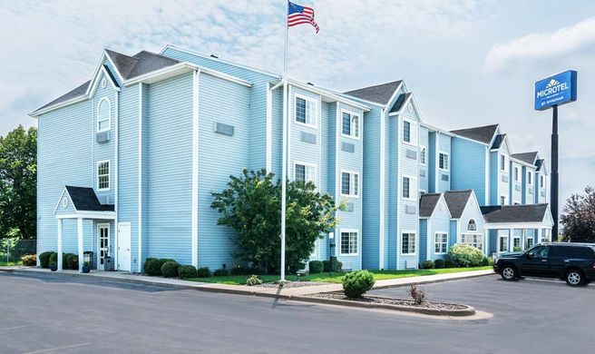 Microtel Inn & Suites by Wyndham Tomah Exterior