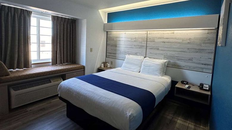 <b>Microtel Inn & Suites by Wyndham Tomah Room</b>. Images powered by <a href="https://iceportal.shijigroup.com/" title="IcePortal" target="_blank">IcePortal</a>.