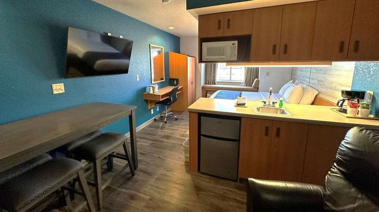 <b>Microtel Inn & Suites by Wyndham Tomah Suite</b>. Images powered by <a href="https://iceportal.shijigroup.com/" title="IcePortal" target="_blank">IcePortal</a>.