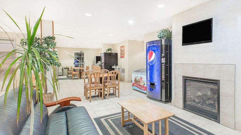 <b>Microtel Inn & Suites Colfax/Newton Lobby</b>. Images powered by <a href="https://iceportal.shijigroup.com/" title="IcePortal" target="_blank">IcePortal</a>.