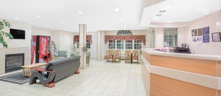 Microtel Inn & Suites Colfax/Newton Lobby