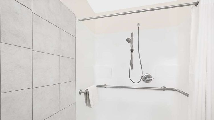 Microtel Inn & Suites Colfax/Newton Room