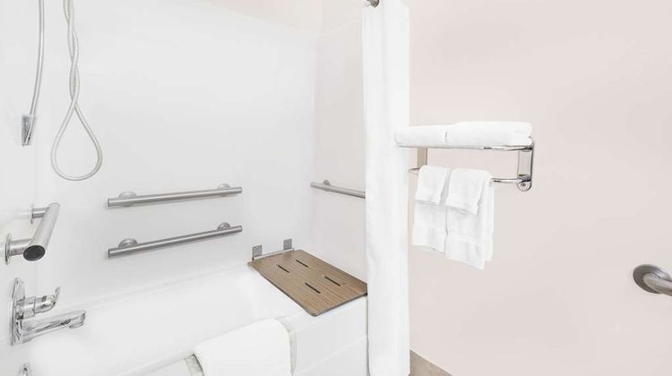 Microtel Inn & Suites Colfax/Newton Room