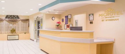 Microtel Inn & Suites Albertville Lobby