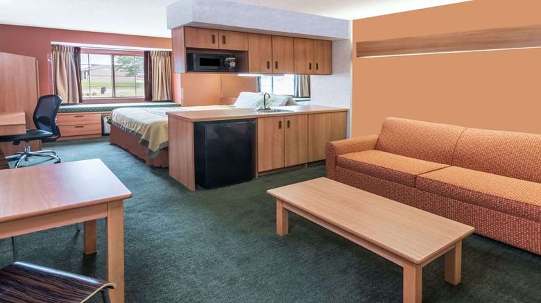 <b>Super 8 Columbus West Suite</b>. Images powered by <a href="https://iceportal.shijigroup.com/" title="IcePortal" target="_blank">IcePortal</a>.