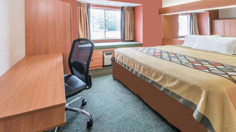 <b>Super 8 Columbus West Room</b>. Images powered by <a href="https://iceportal.shijigroup.com/" title="IcePortal" target="_blank">IcePortal</a>.