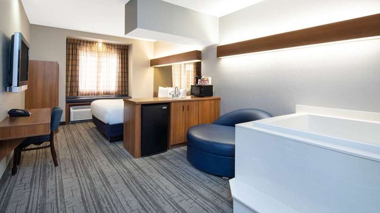 <b>Baymont Inn & Suites Las Vegas S Strip Suite</b>. Images powered by <a href="https://iceportal.shijigroup.com/" title="IcePortal" target="_blank">IcePortal</a>.