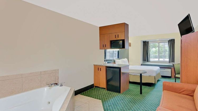 Microtel Inn & Suites Augusta/Riverwatch Room