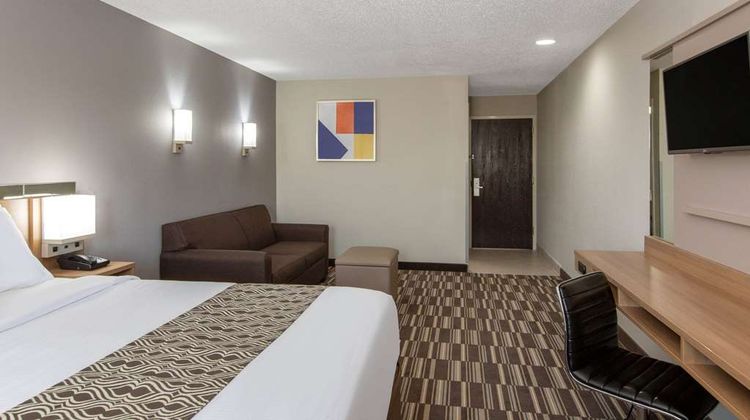 Microtel Inn & Suites Augusta/Riverwatch Suite