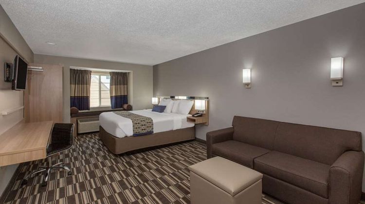 Microtel Inn & Suites Augusta/Riverwatch Suite