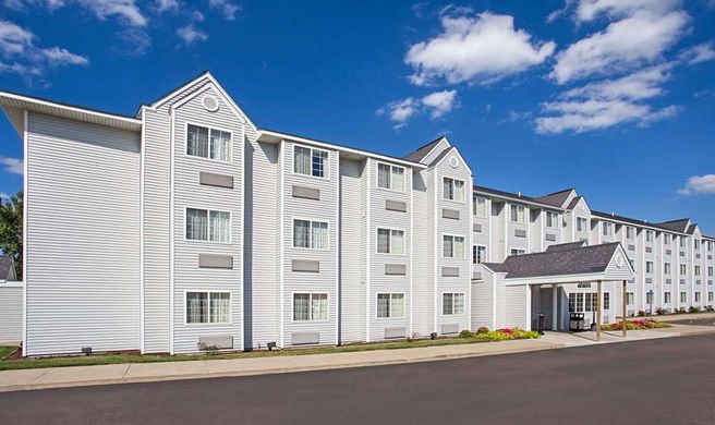 Microtel Inn & Suites by Wyndham Holland Exterior