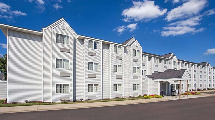 Microtel Inn & Suites by Wyndham Holland Exterior