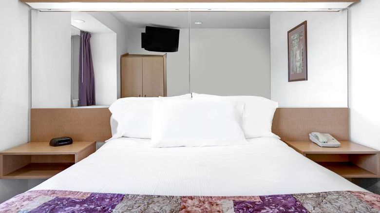 <b>Microtel Inn & Suites by Wyndham Mankato Room</b>. Images powered by <a href="https://iceportal.shijigroup.com/" title="IcePortal" target="_blank">IcePortal</a>.