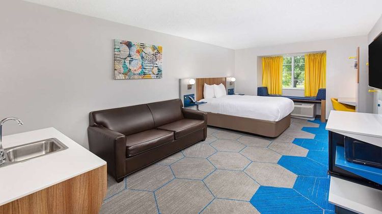 Microtel Inn & Suites Columbus North Suite