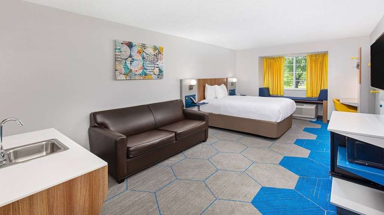 <b>Microtel Inn & Suites Columbus North Suite</b>. Images powered by <a href="https://iceportal.shijigroup.com/" title="IcePortal" target="_blank">IcePortal</a>.
