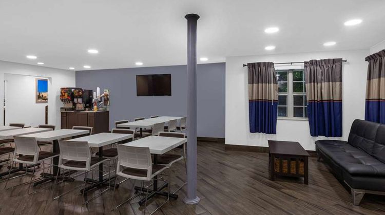 Microtel Inn & Suites BWI Airport Lobby