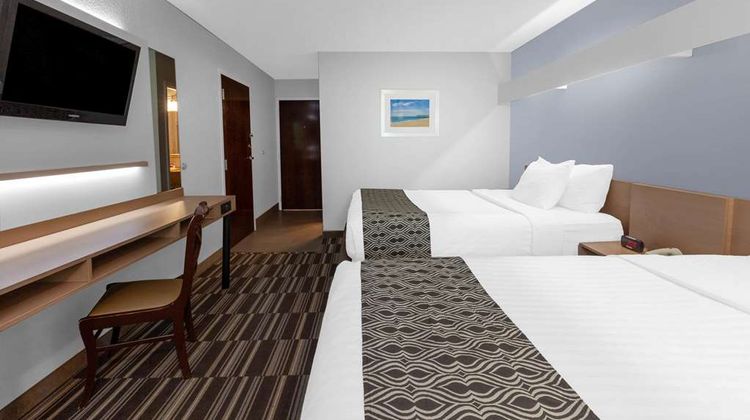 Microtel Inn & Suites BWI Airport Room