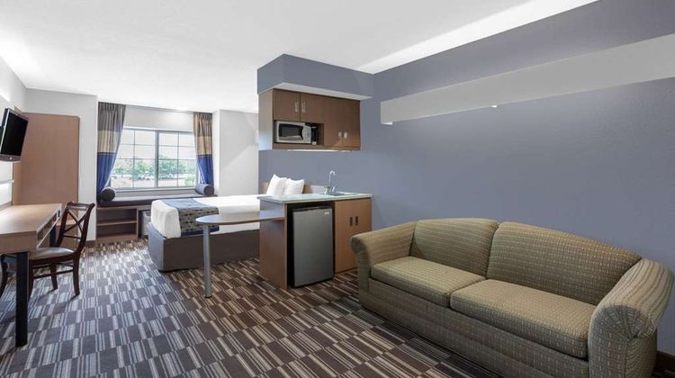Microtel Inn & Suites BWI Airport Suite