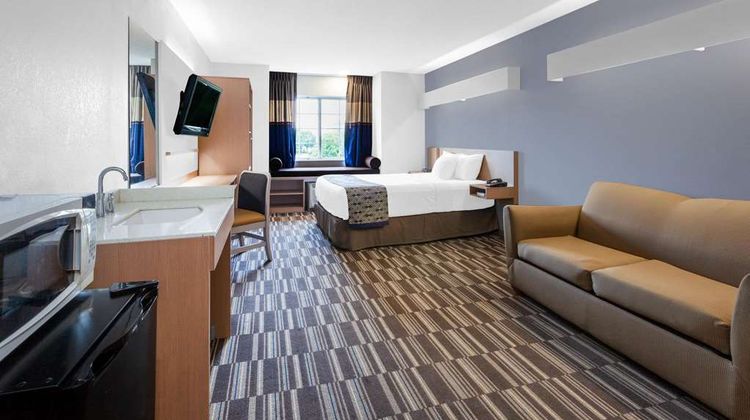 Microtel Inn & Suites BWI Airport Suite