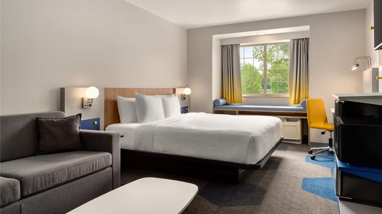 <b>Microtel Inn & Suites Culpeper Suite</b>. Images powered by <a href="https://iceportal.shijigroup.com/" title="IcePortal" target="_blank">IcePortal</a>.