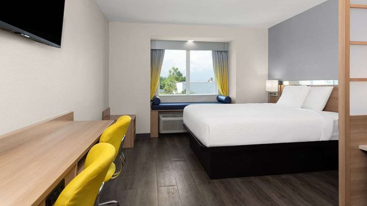 Microtel Inn & Suites Panama City Suite