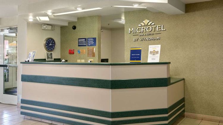 Microtel Inn & Suites by Wyndham Lodi Lobby