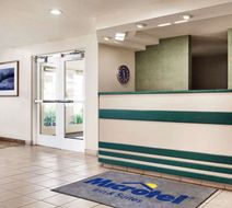 Microtel Inn & Suites by Wyndham Lodi Lobby