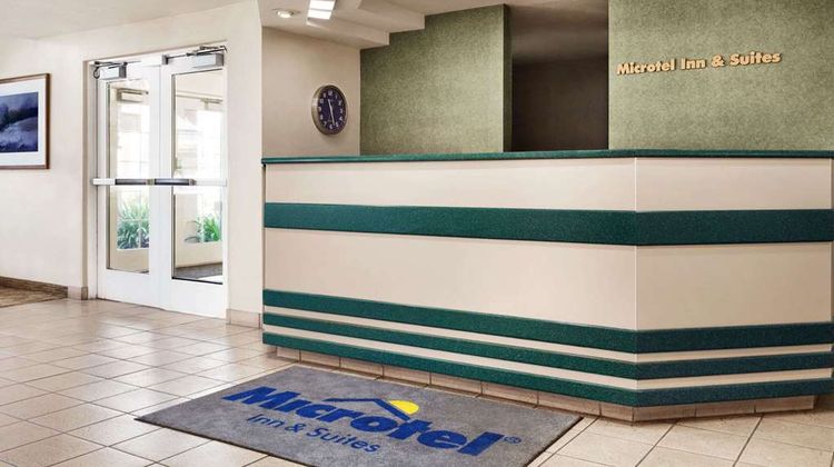Microtel Inn & Suites by Wyndham Lodi Lobby