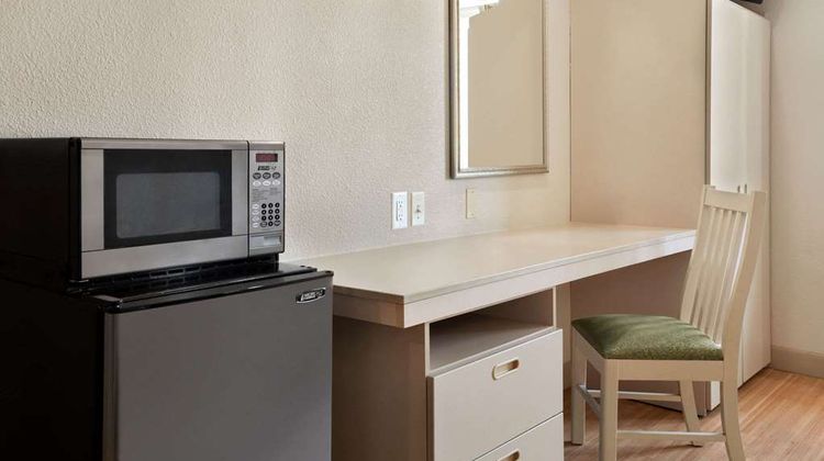 Microtel Inn & Suites by Wyndham Lodi Room