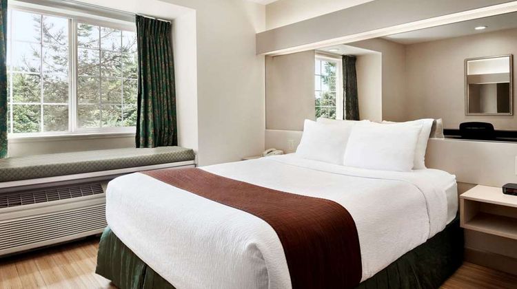Microtel Inn & Suites by Wyndham Lodi Suite
