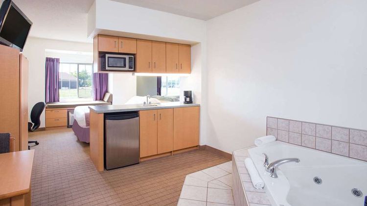 Microtel Inn & Suites Plattsburgh Room