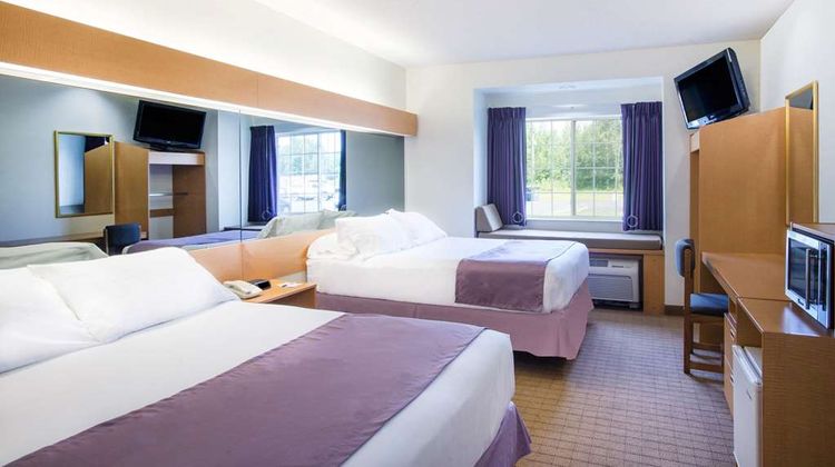 Microtel Inn & Suites Plattsburgh Room