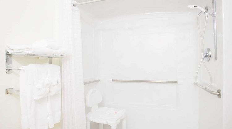 Microtel Inn & Suites Plattsburgh Room