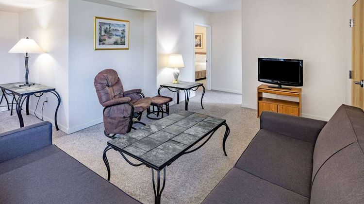 Microtel Inn & Suites Plattsburgh Suite