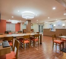 Microtel Inn & Suites Walterboro Lobby