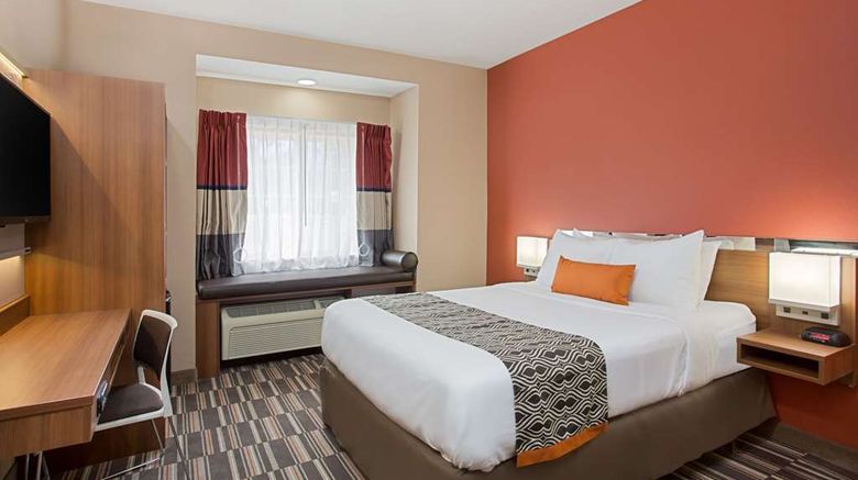 <b>Microtel Inn & Suites Walterboro Room</b>. Images powered by <a href="https://iceportal.shijigroup.com/" title="IcePortal" target="_blank">IcePortal</a>.