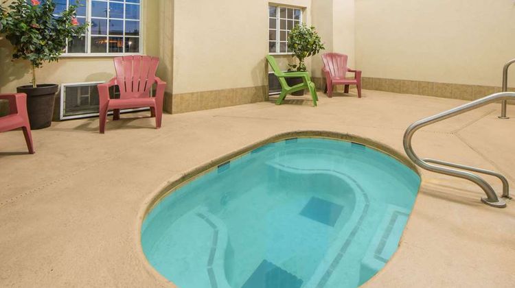 Microtel Inn & Suites Miami Pool